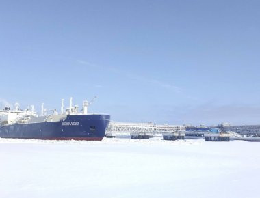 Το ρωσικό παγοθραυστικό δεξαμενόπλοιο Christophe de Margerie μετέφερε φυσικό αέριο μέσω της Βόρειας Θάλασσας (φωτό)